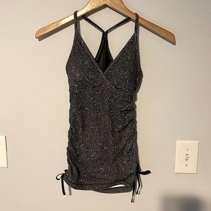 Lululemon size 4 v-neck w/ built-in-bra & padding